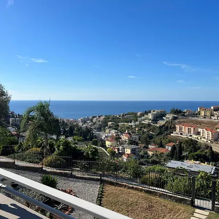 Eucalyptus-san Remo-free Parking * Sanremo