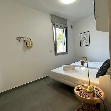 Eucalyptus-san Remo-free Parking *